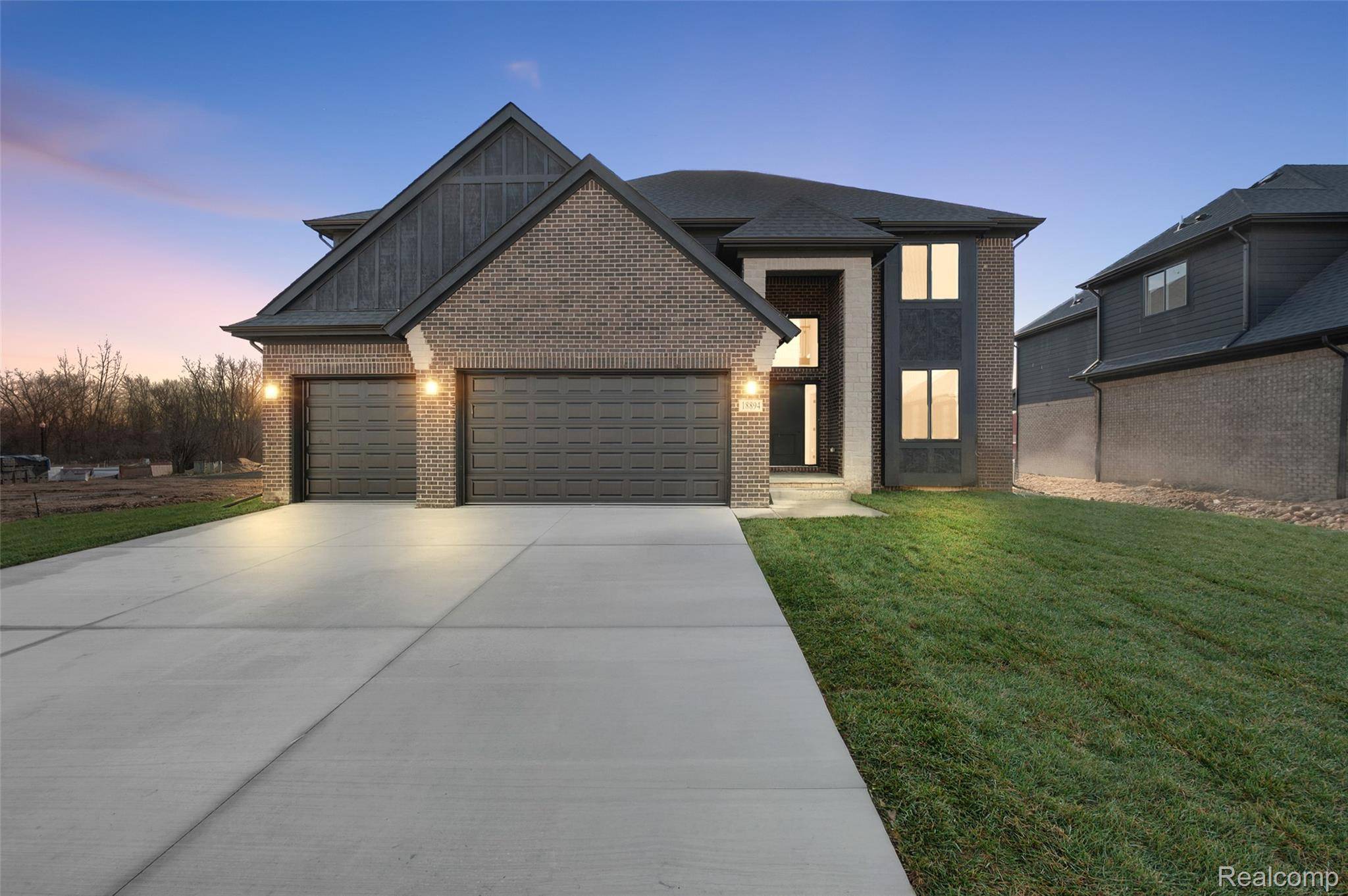 Macomb, MI 48044,18894 Via Firenze DR