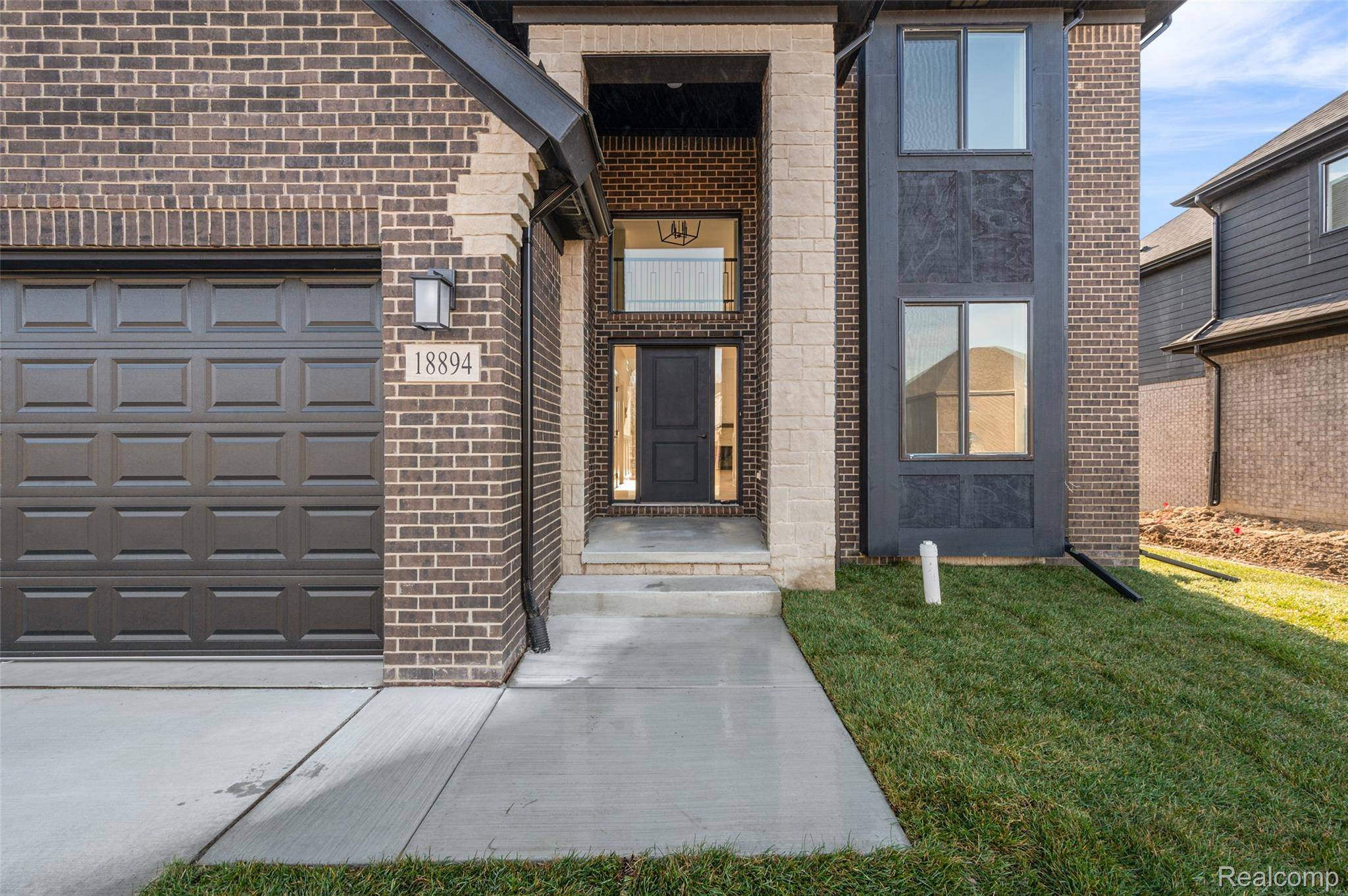 Macomb, MI 48044,18894 Via Firenze DR