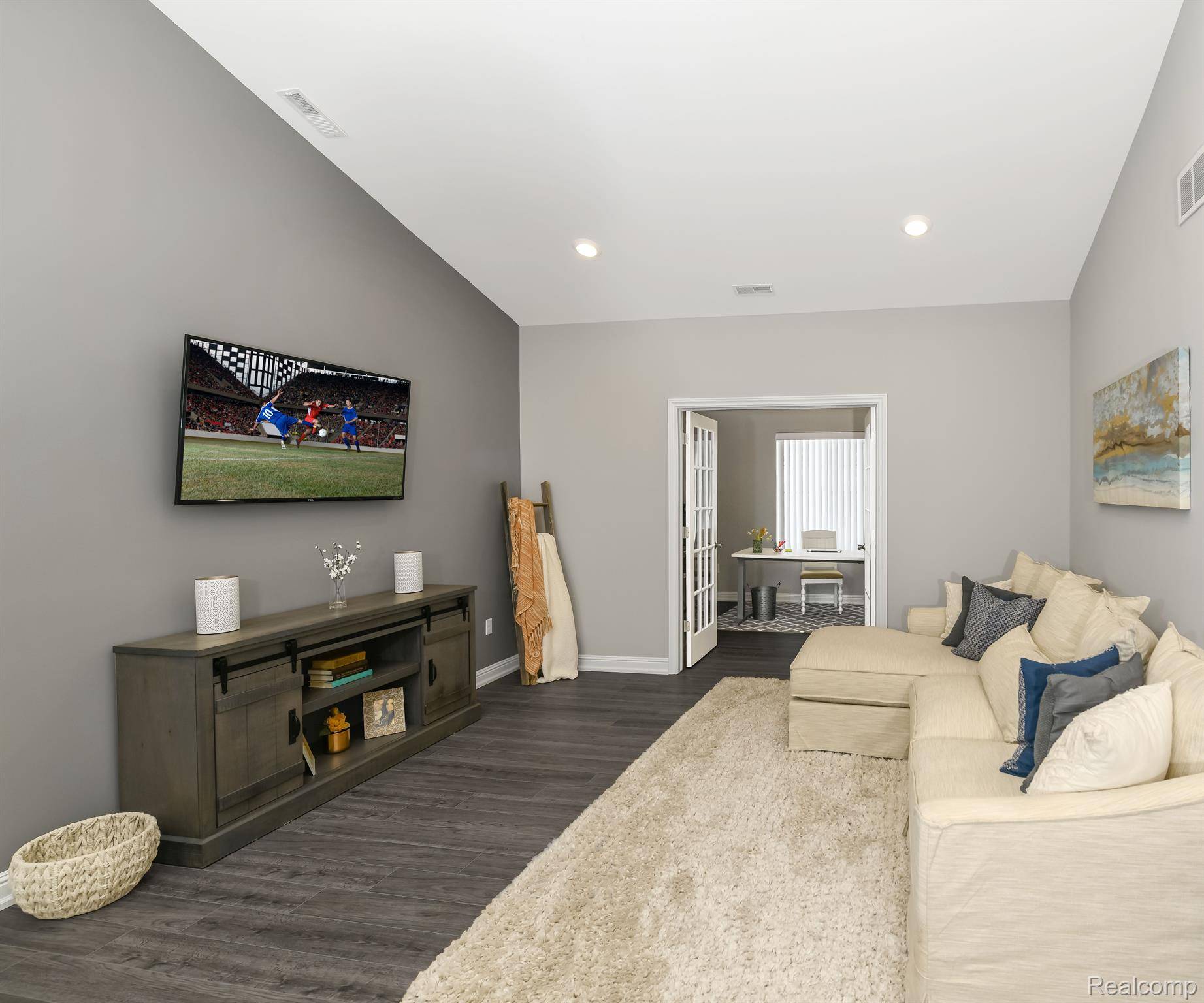 Utica, MI 48315,45626 Stadler ST