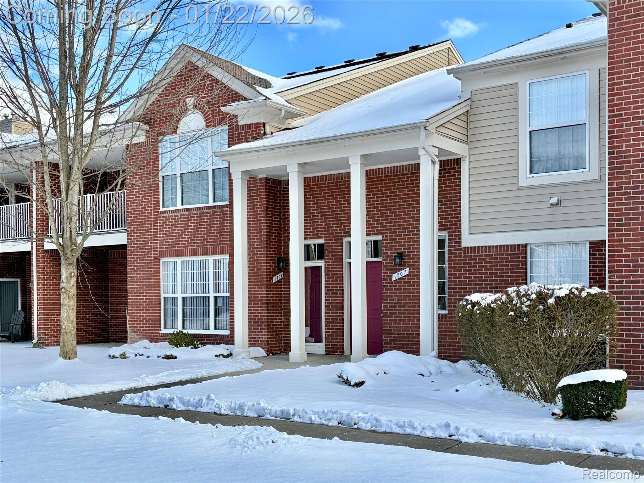 Rochester, MI 48307,1709 Deepwood CIR #57