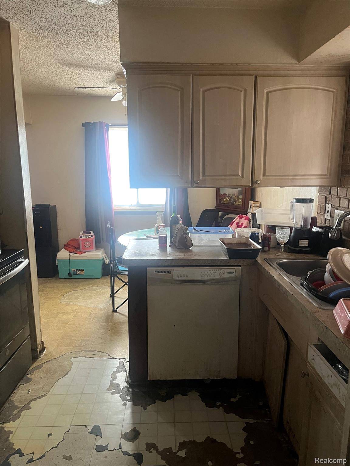 Dearborn Heights, MI 48125,4910 Westpoint ST