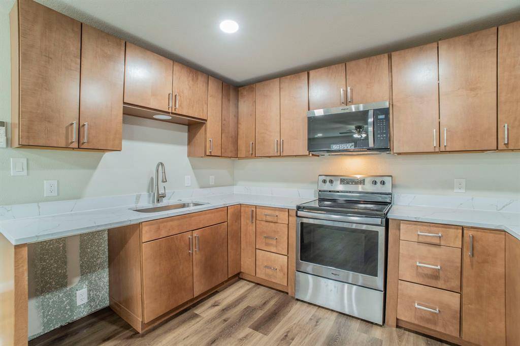 Fort Worth, TX 76107,4901 Curzon Avenue #105