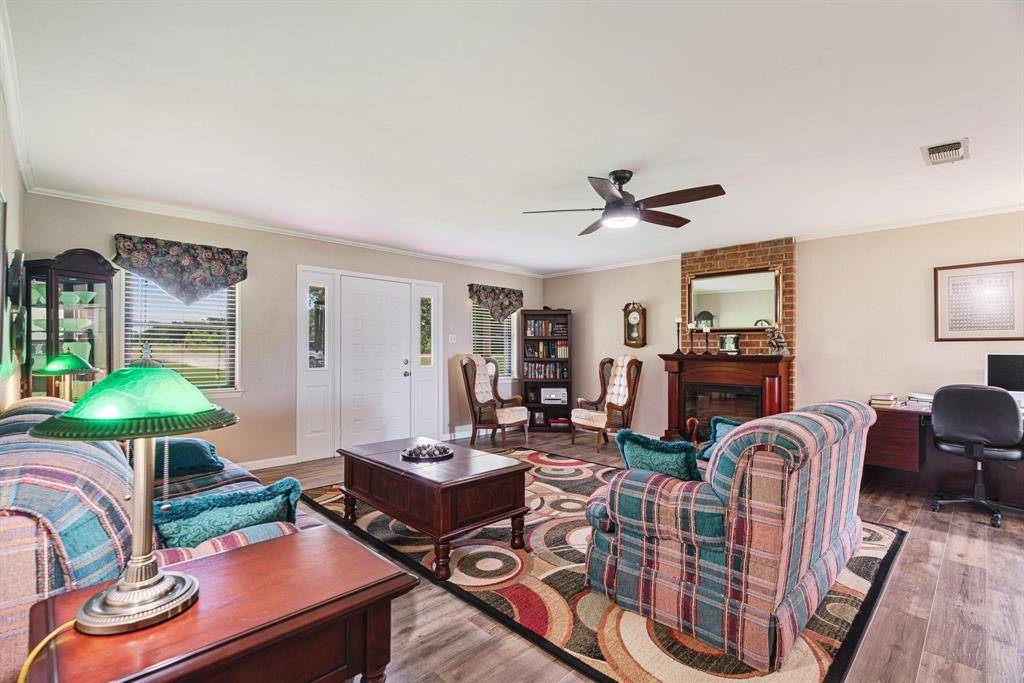 Sumner, TX 75486,6951 Farm Road 1499