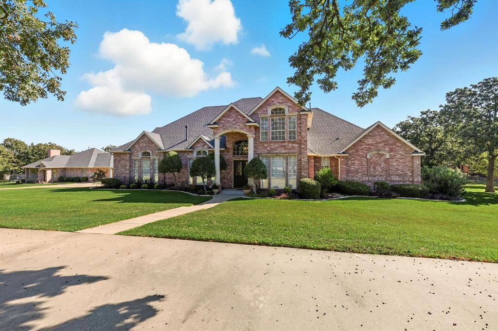 Burleson, TX 76028,105 Enchanted Court N