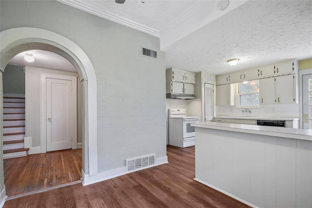 Fort Worth, TX 76109,2625 S University Drive