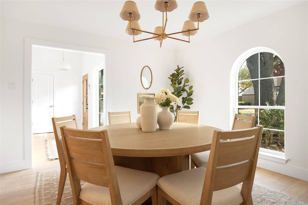 Dallas, TX 75248,7407 Arbor Oaks Drive