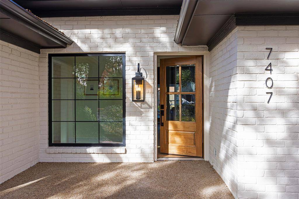 Dallas, TX 75248,7407 Arbor Oaks Drive