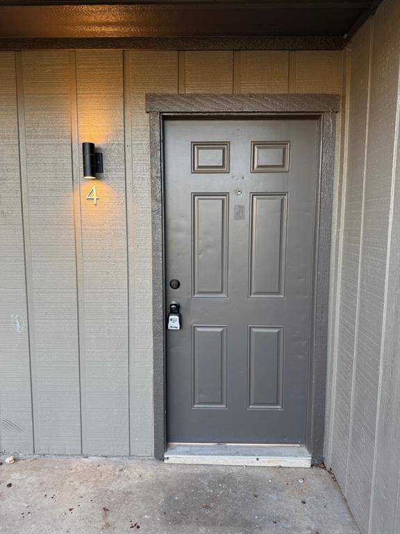 Lake Worth, TX 76135,7300 Comanche Trail #4