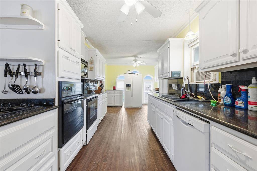 Mart, TX 76664,1396 Lcr 312