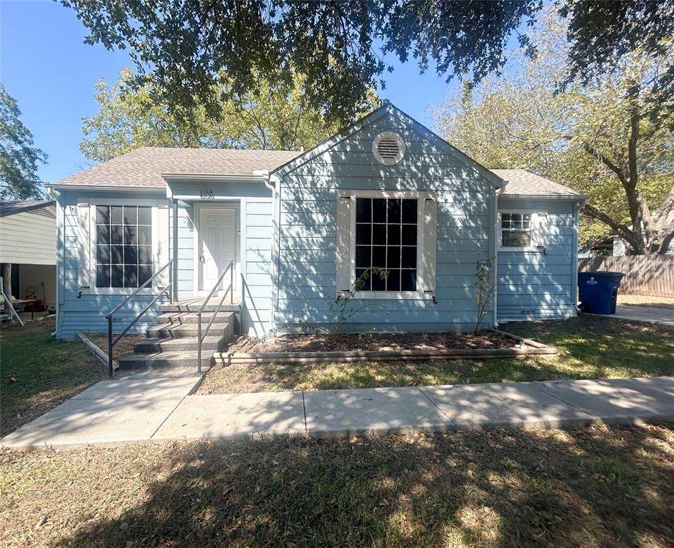 Ennis, TX 75119,608 W Lake Street W