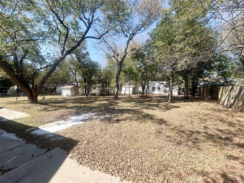 Ennis, TX 75119,608 W Lake Street W