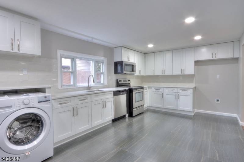 Garfield City, NJ 07026,109 Division Ave