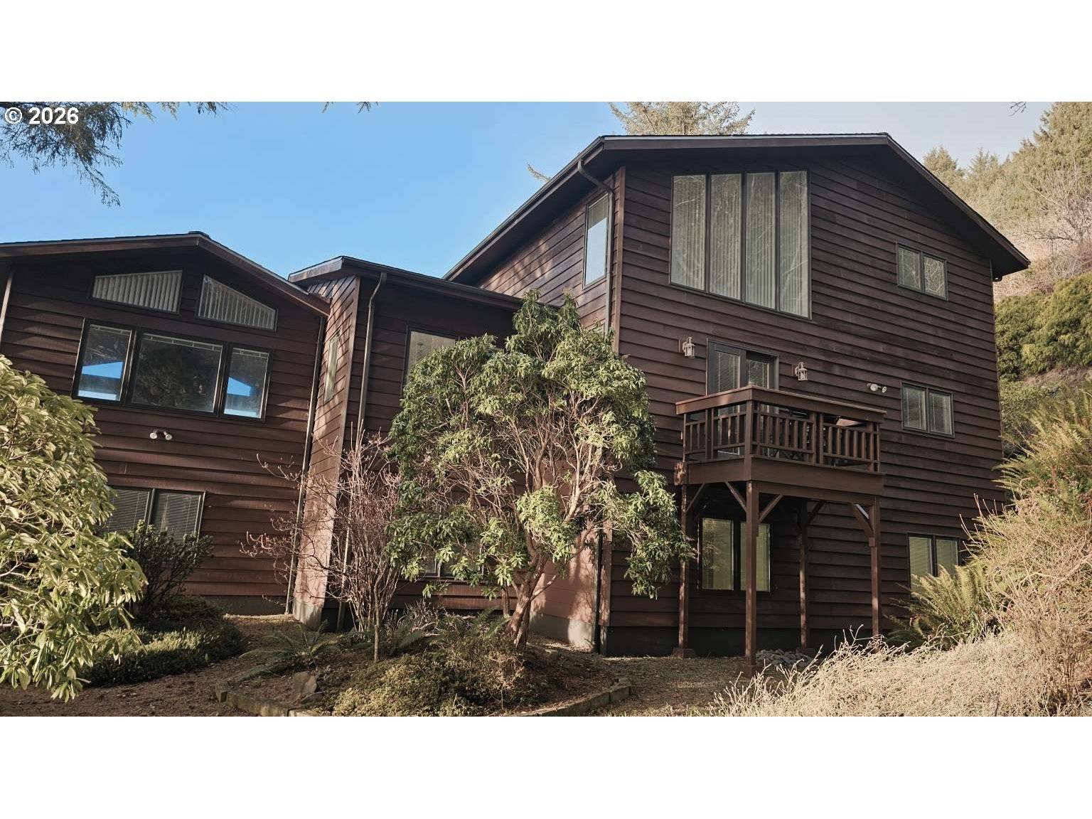 Yachats, OR 97498,635 RADAR RD