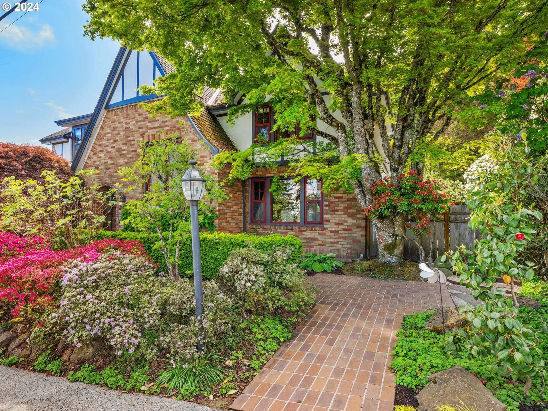 Portland, OR 97210,758 NW POWHATAN TER