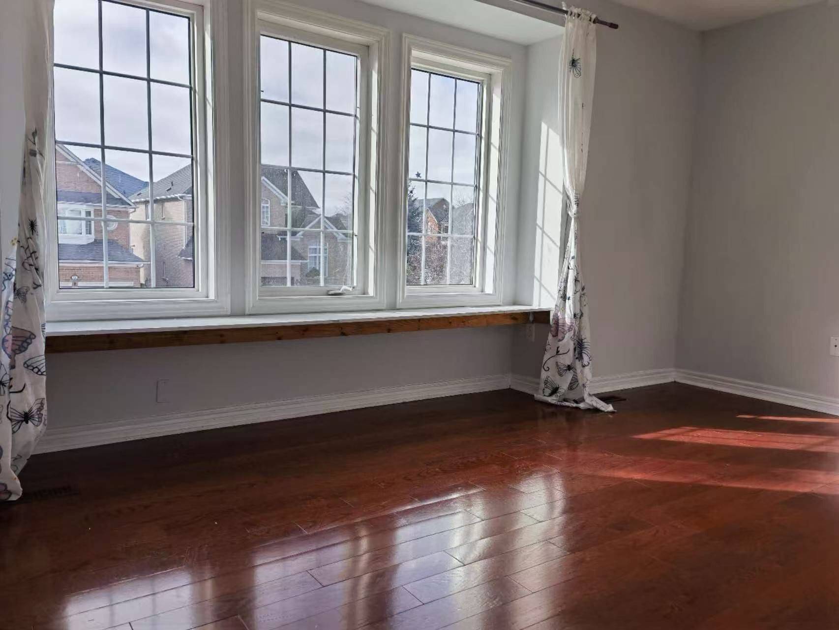 Richmond Hill, ON L4E 4J7,53 Shadow Falls DR