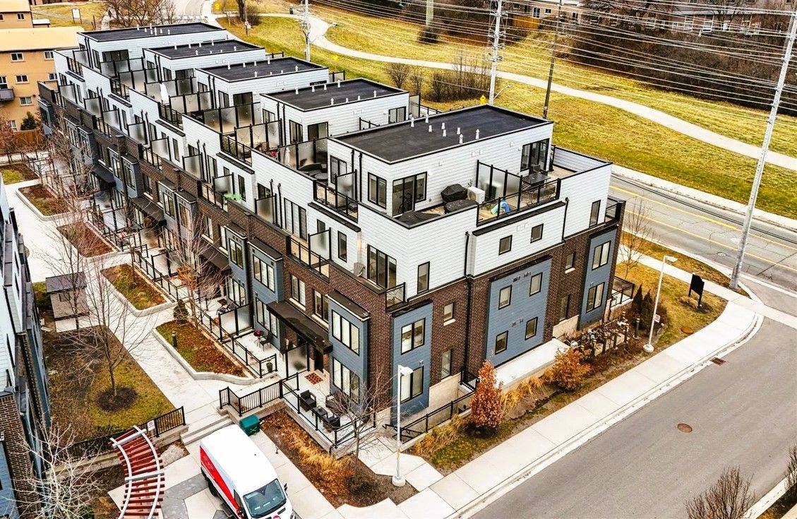 Mississauga, ON L5J 0B3,2232 Bromsgrove RD #TH #1