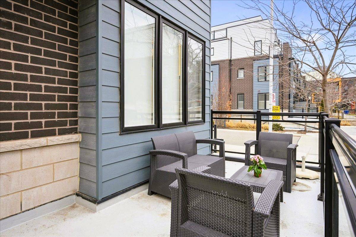 Mississauga, ON L5J 0B3,2232 Bromsgrove RD #TH #1