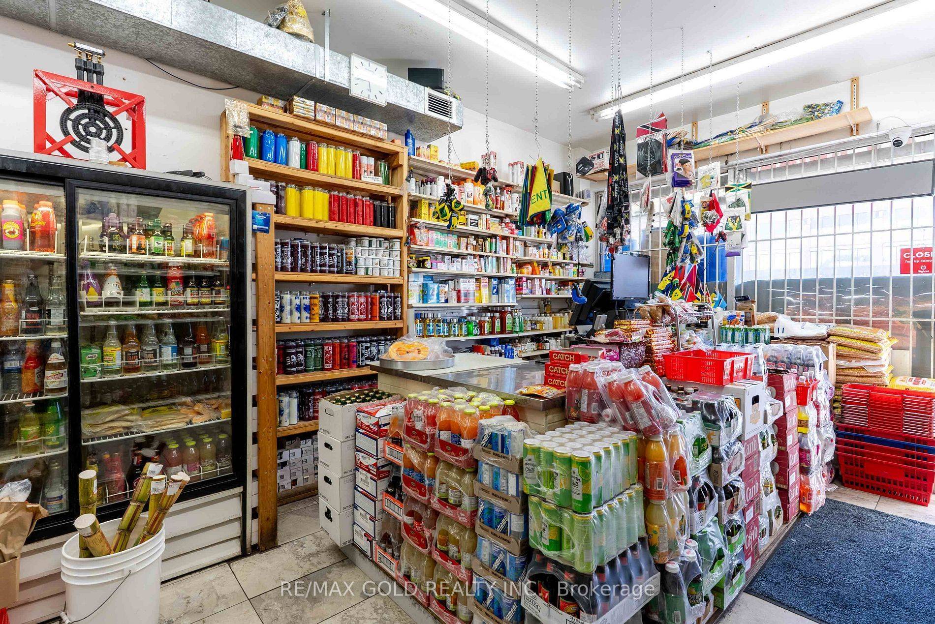 Mississauga, ON L5A 2G9,3061 Hurontario ST