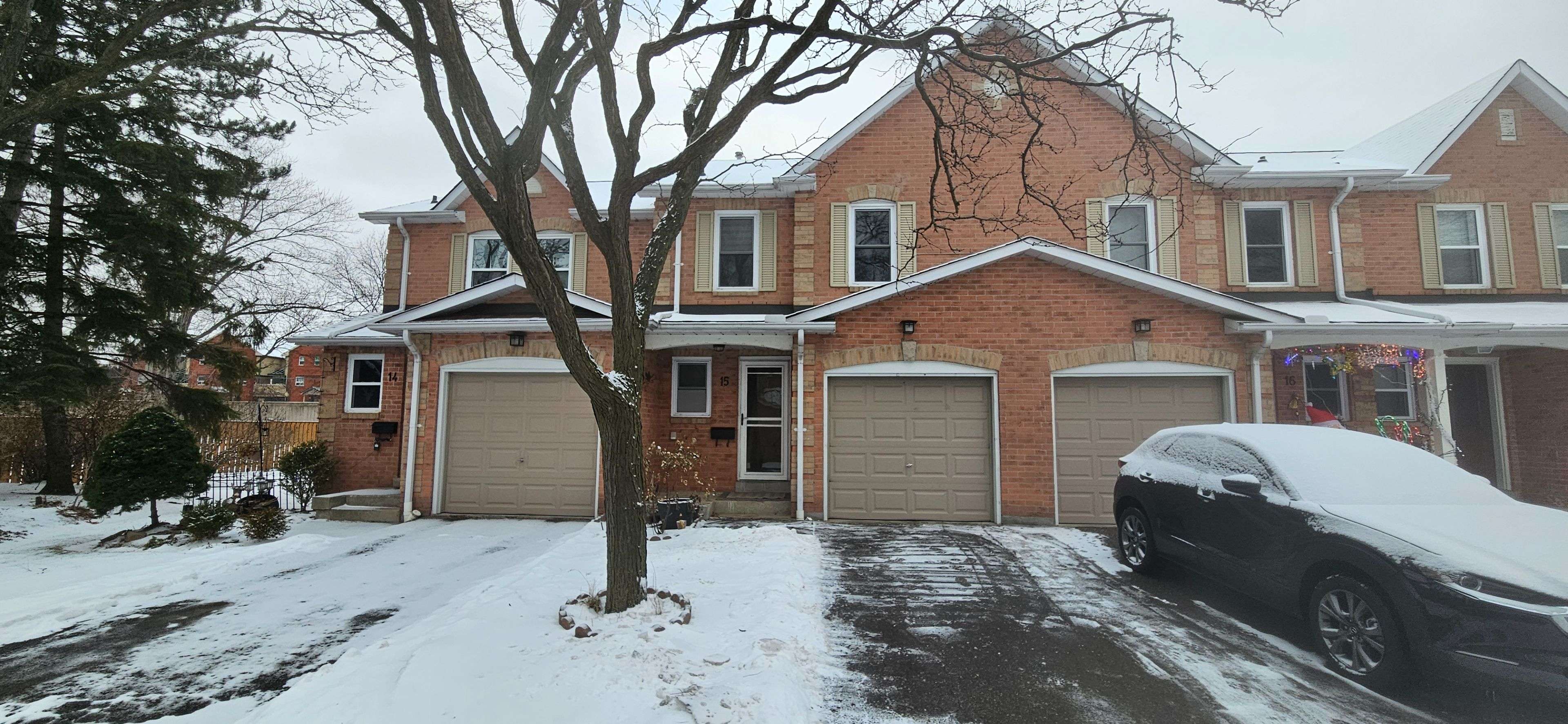 Mississauga, ON L5C 3A7,1039 Cedarglen Gate #15