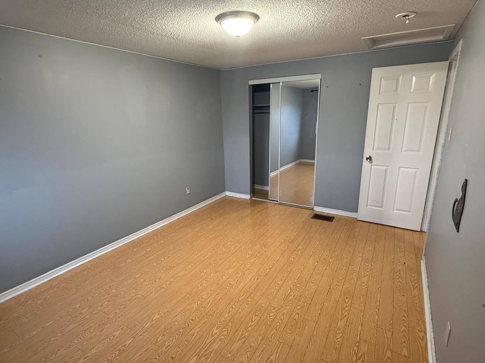 Brampton, ON L6Y 4L2,32 Hendricks CRES