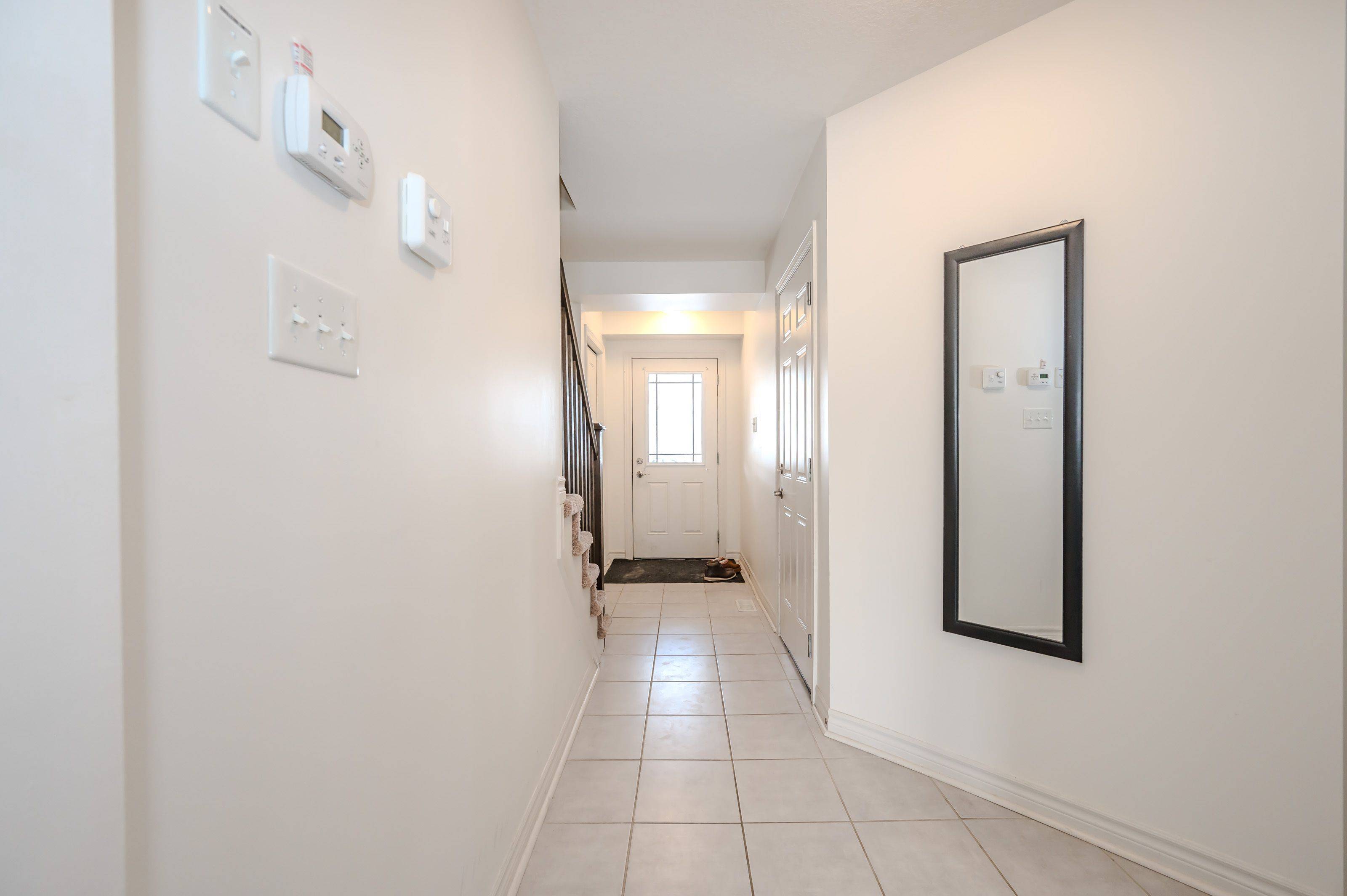 Guelph, ON N1L 0K6,23 Kingsbury SQ #23