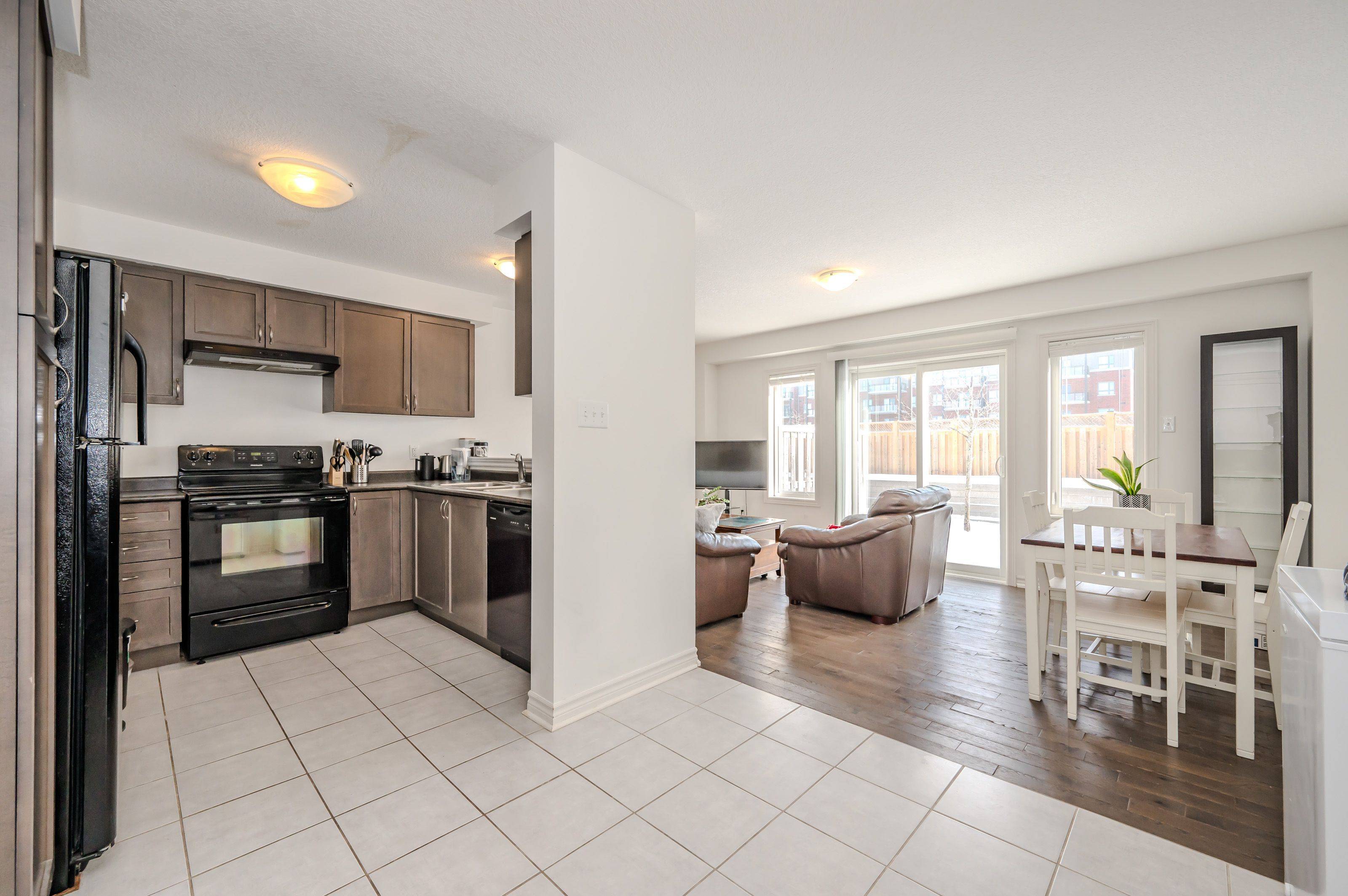 Guelph, ON N1L 0K6,23 Kingsbury SQ #23