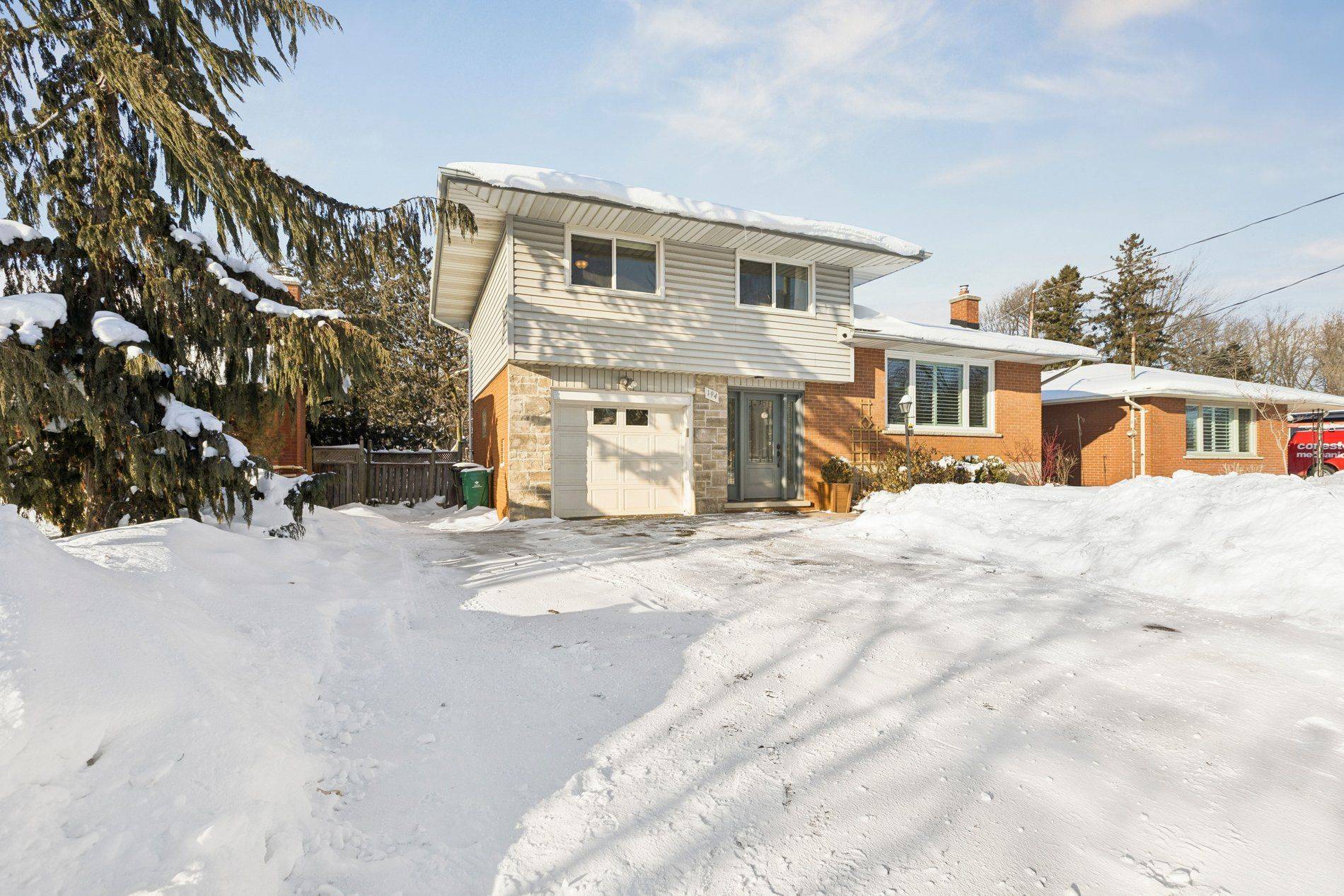 Kitchener, ON N2A 1V6,194 Ross AVE