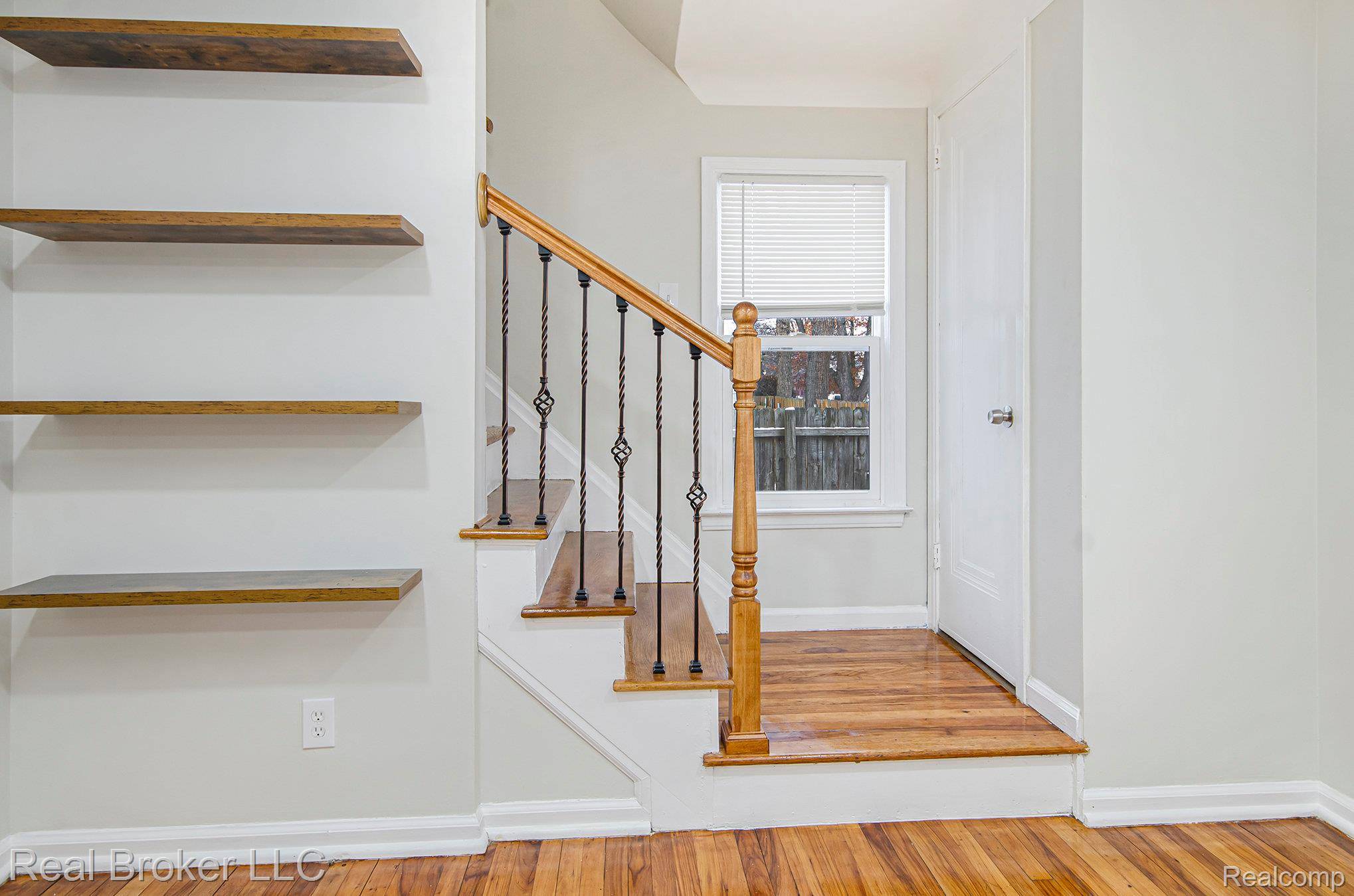 Detroit, MI 48224,3829 Harvard RD