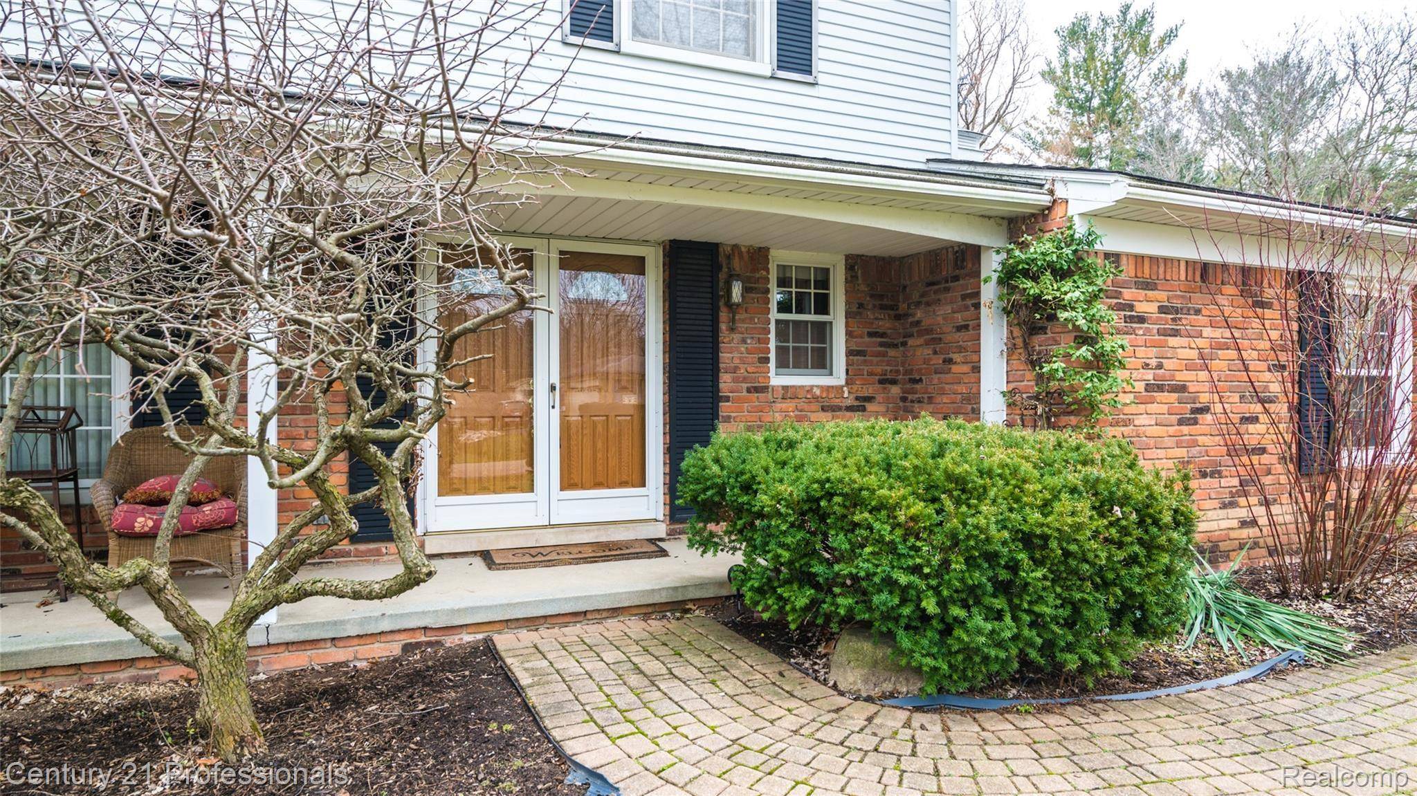 Northville, MI 48167,21824 RATHLONE DR S