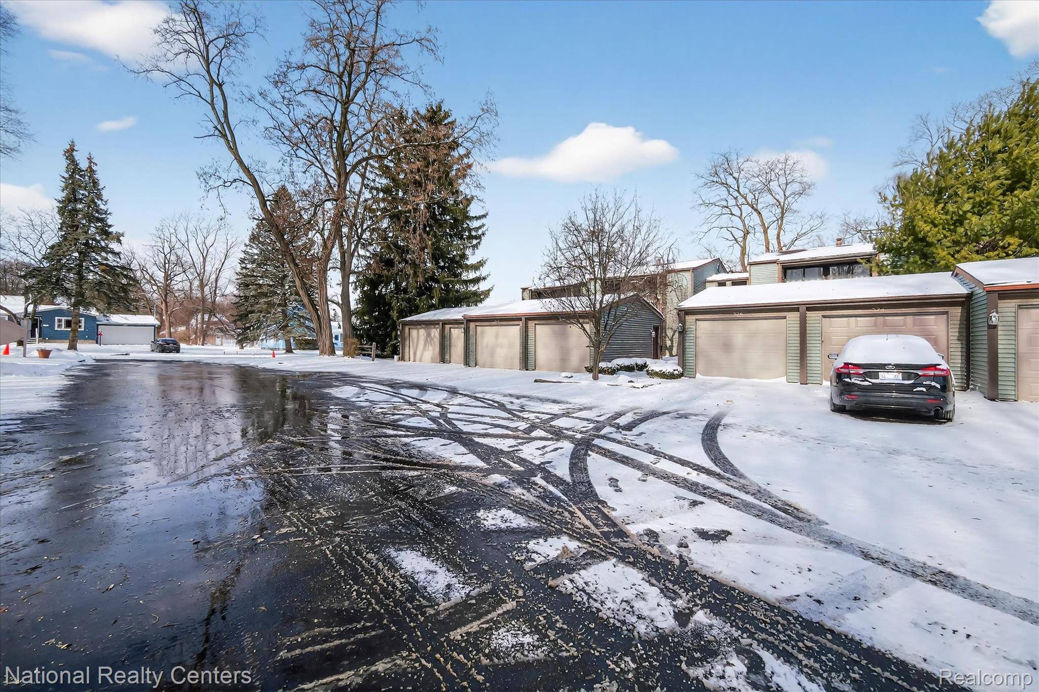 Fenton, MI 48430,526 W Rockwell ST