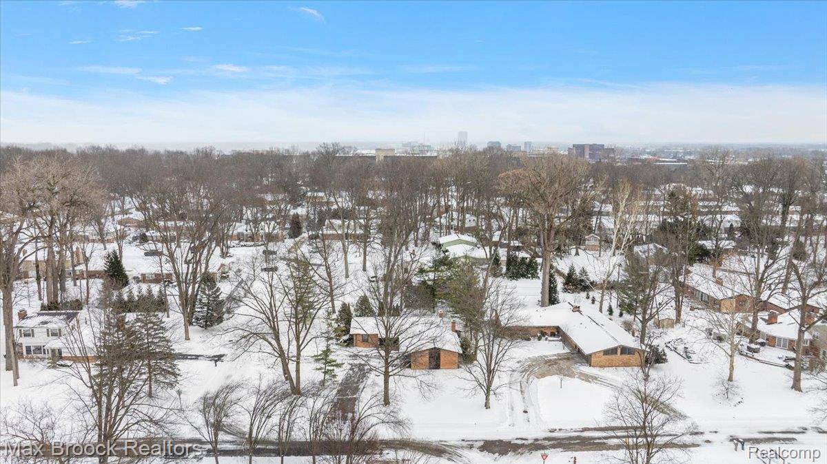 Troy, MI 48084,3096 Myddleton DR