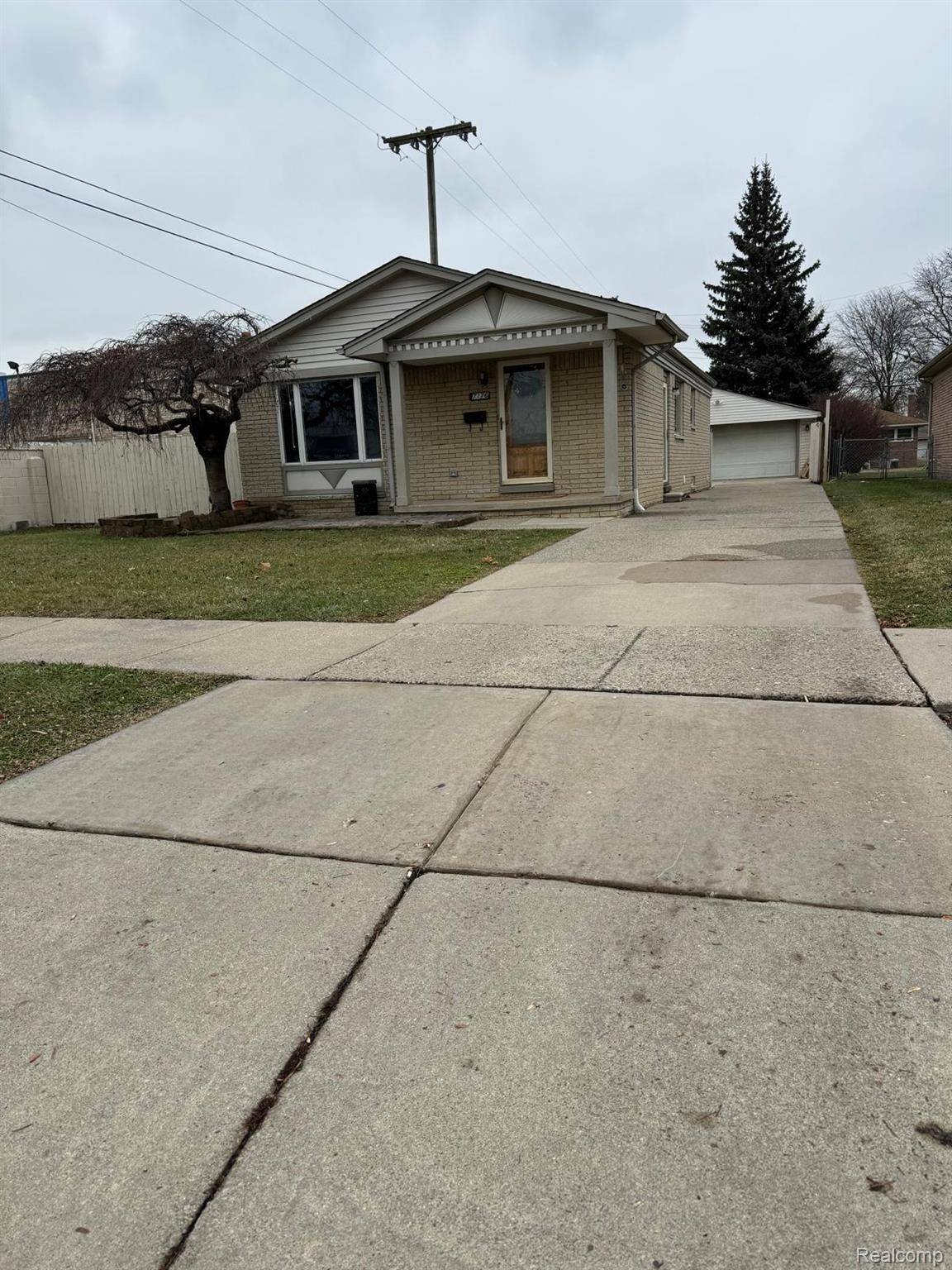 Dearborn Heights, MI 48127,7176 N Gulley RD