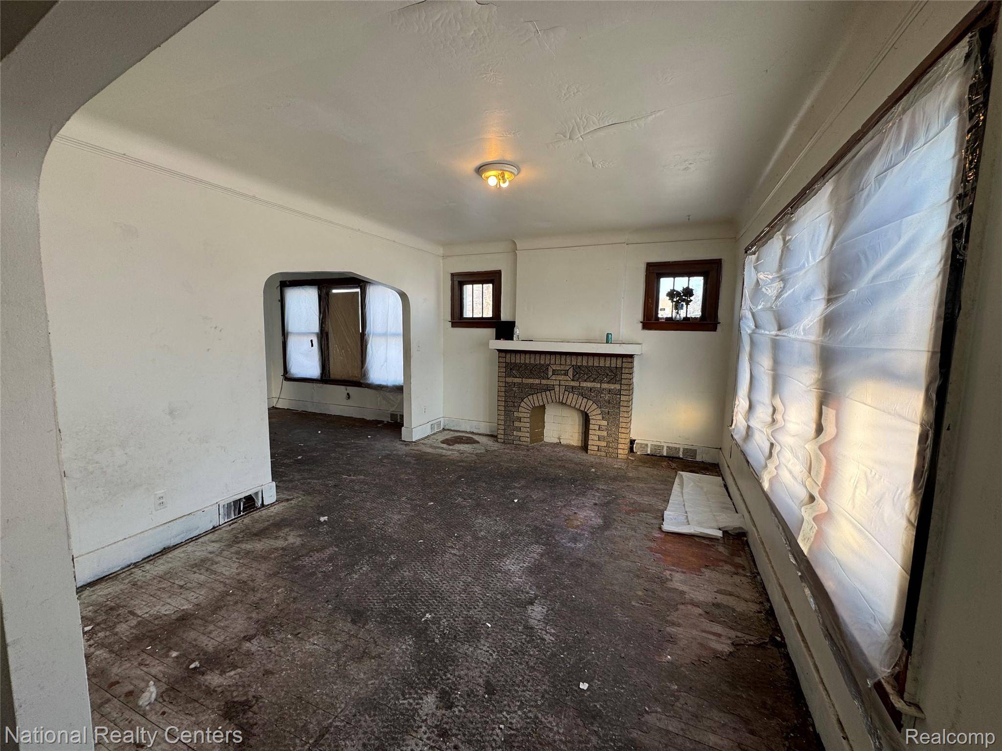 Detroit, MI 48205,11881 Saint Patrick ST