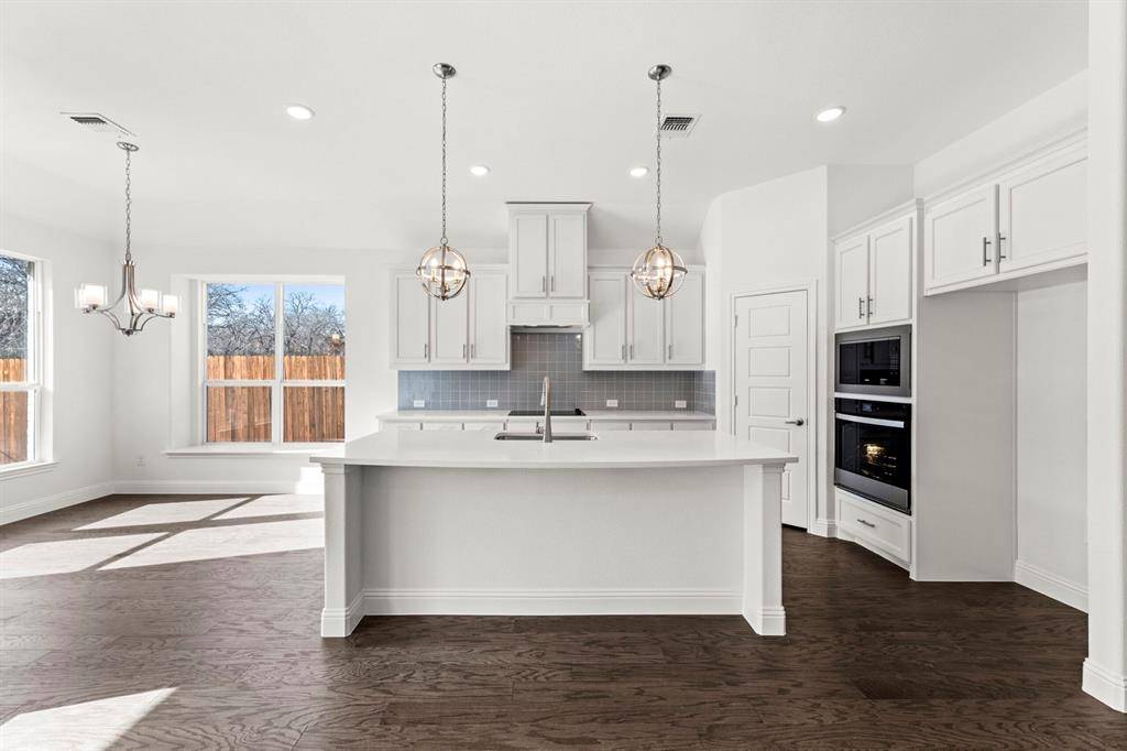 Burleson, TX 76028,3121 Blue Hill Drive