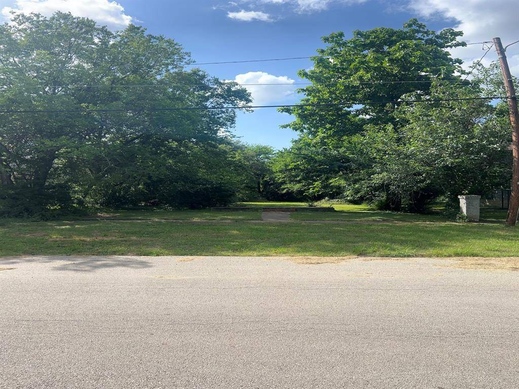 Corsicana, TX 75110,712 E 3rd Avenue