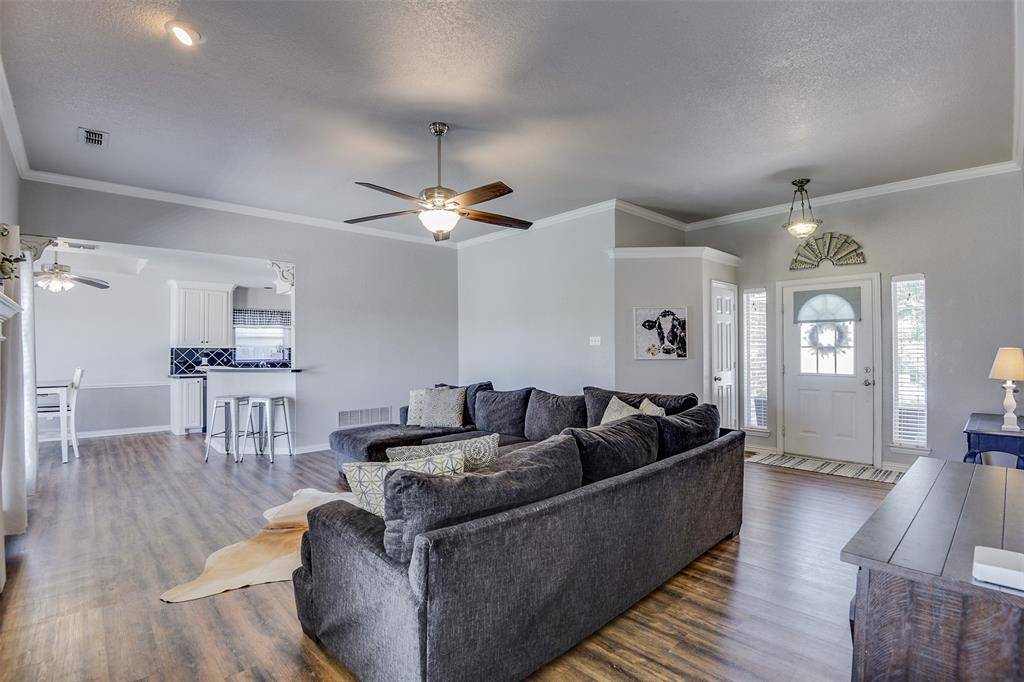 119 Chambers Creek Circle, Maypearl, TX 76064