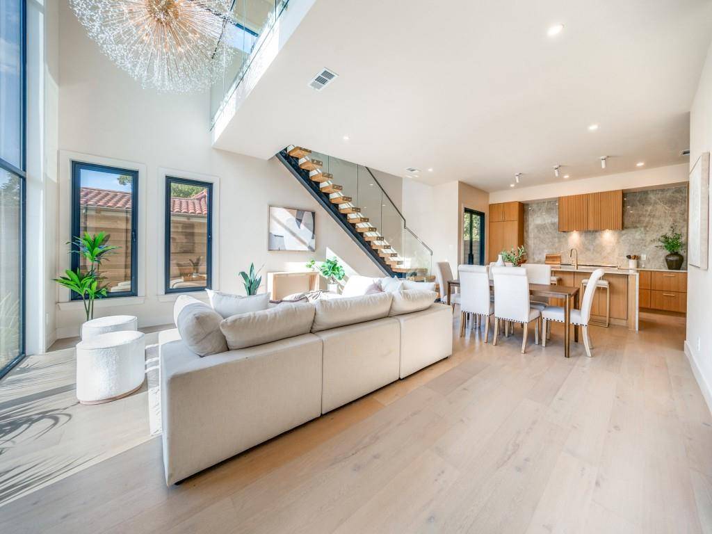 Dallas, TX 75208,1622 Sylvan Avenue