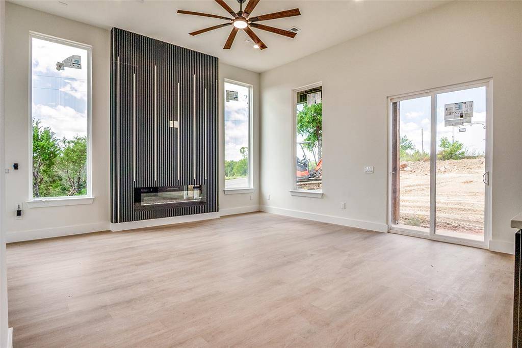 Granbury, TX 76048,2520 elk Trail