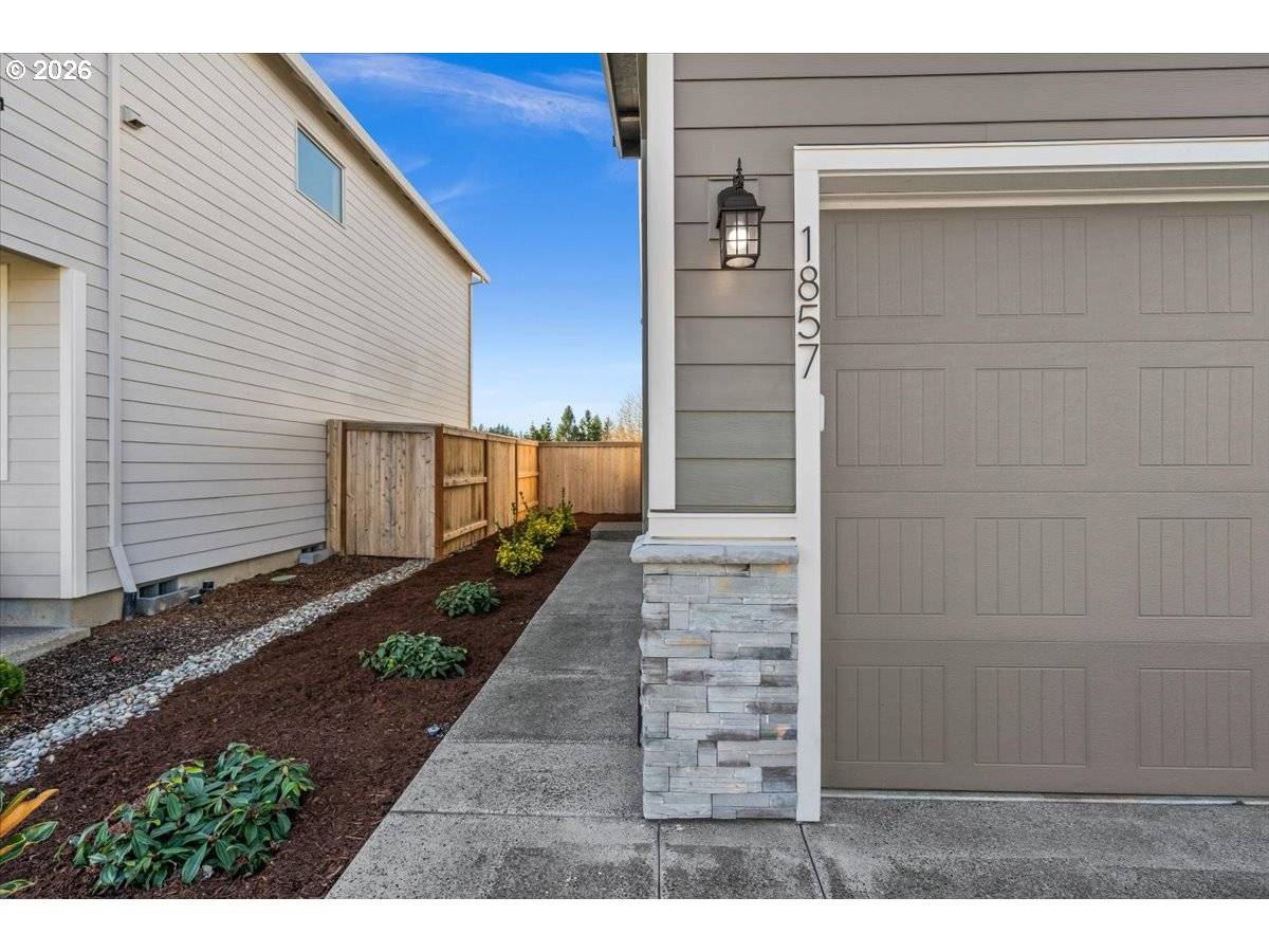 Lafayette, OR 97127,1857 N MILLICAN CREEK ST