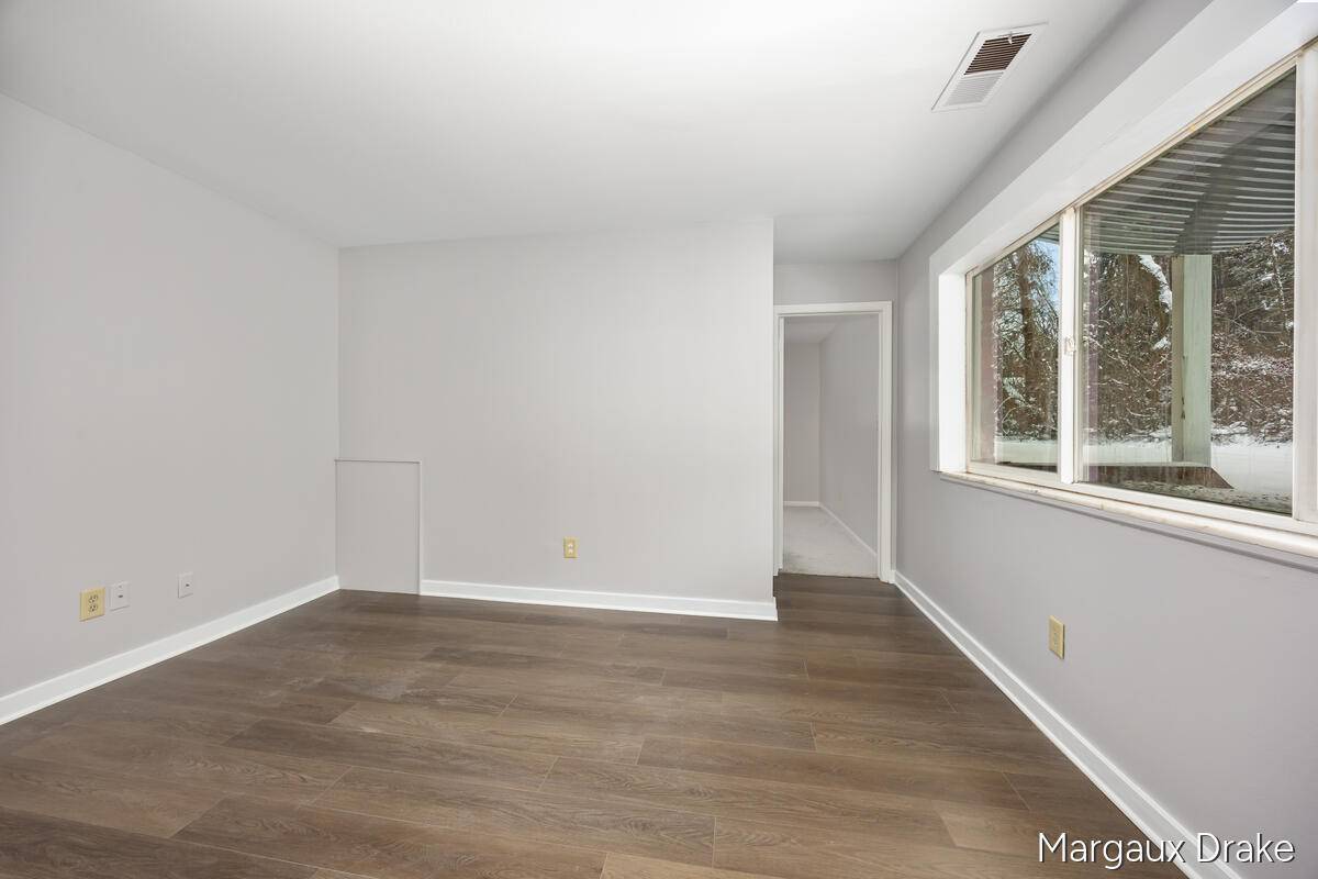 Grand Rapids, MI 49546,6716 Cascade RD SE #37