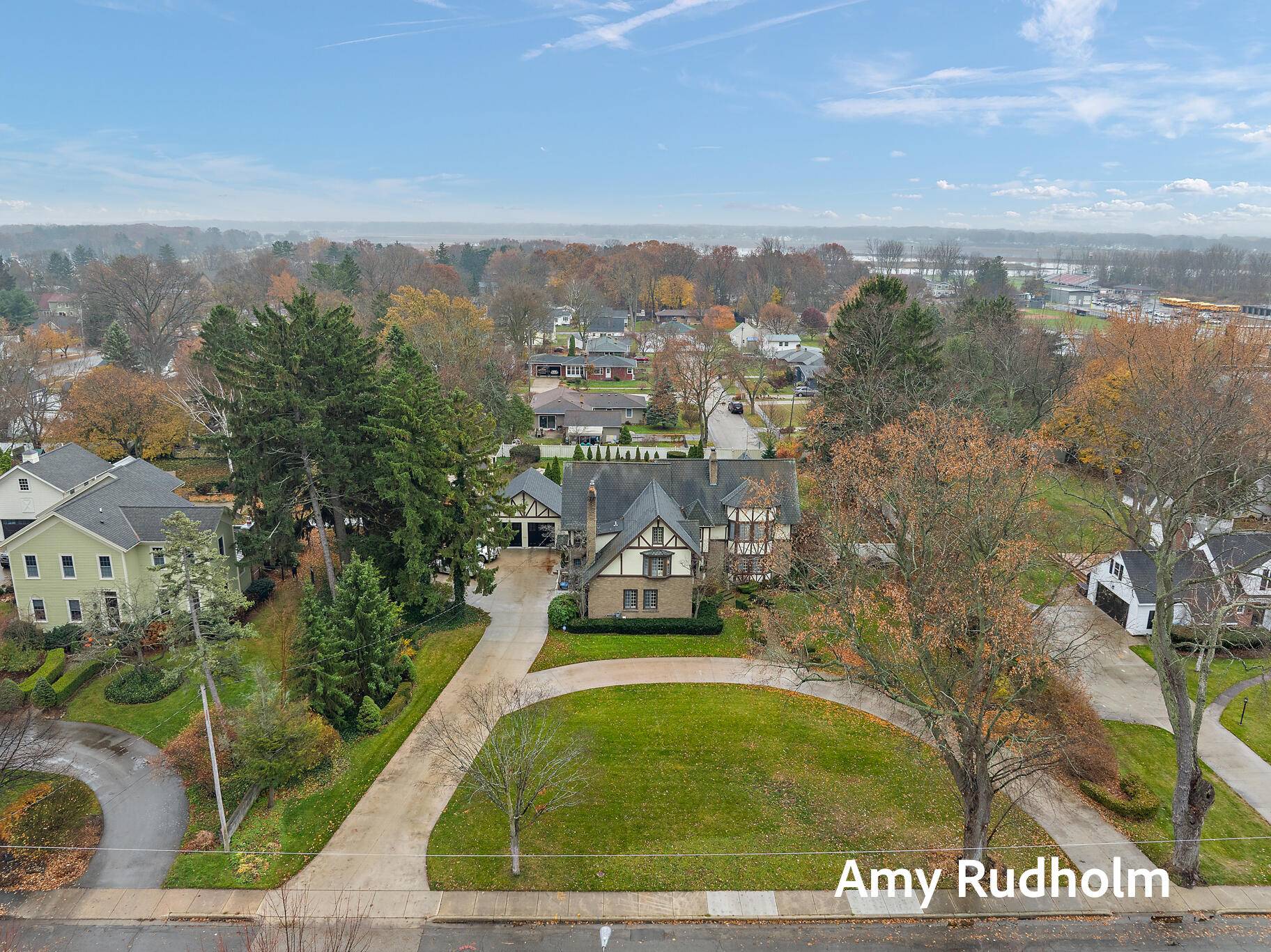 Spring Lake, MI 49456,522 E River ST