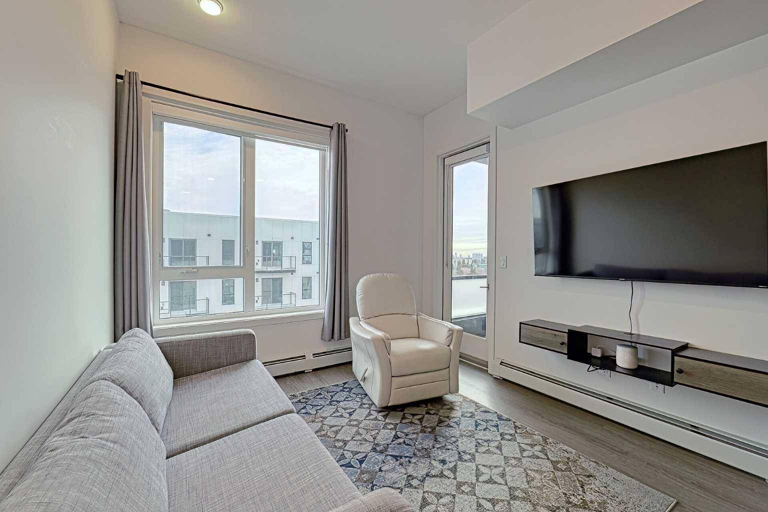 Calgary, AB T3B 6P6,3932 University AVE NW #630