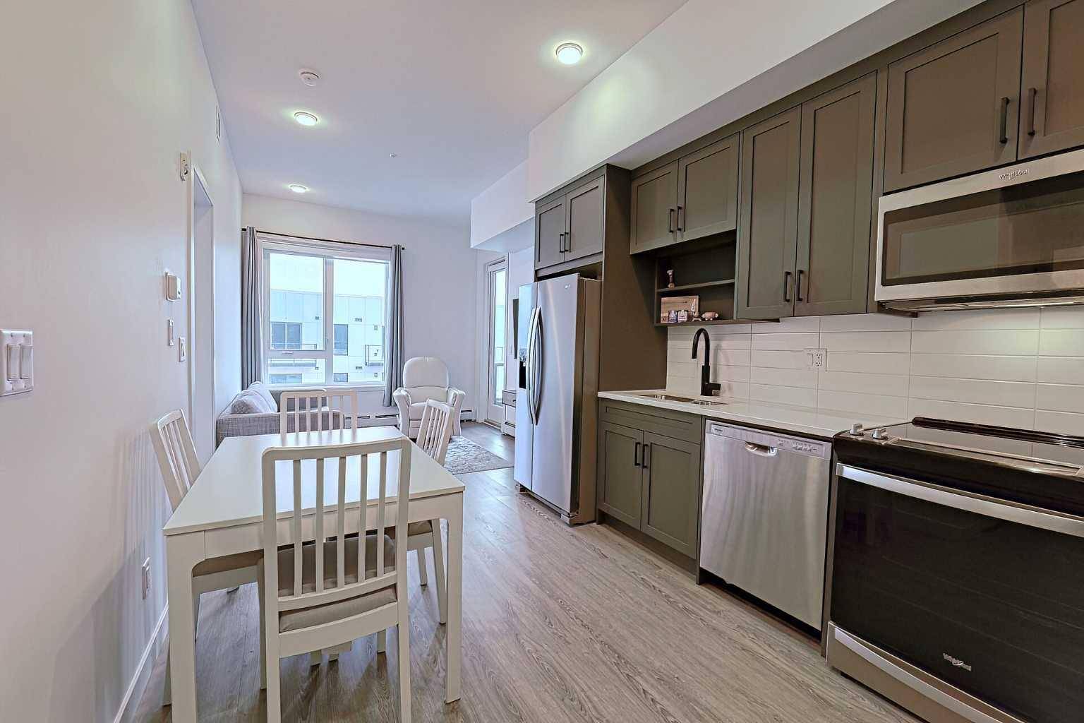 Calgary, AB T3B 6P6,3932 University AVE NW #630