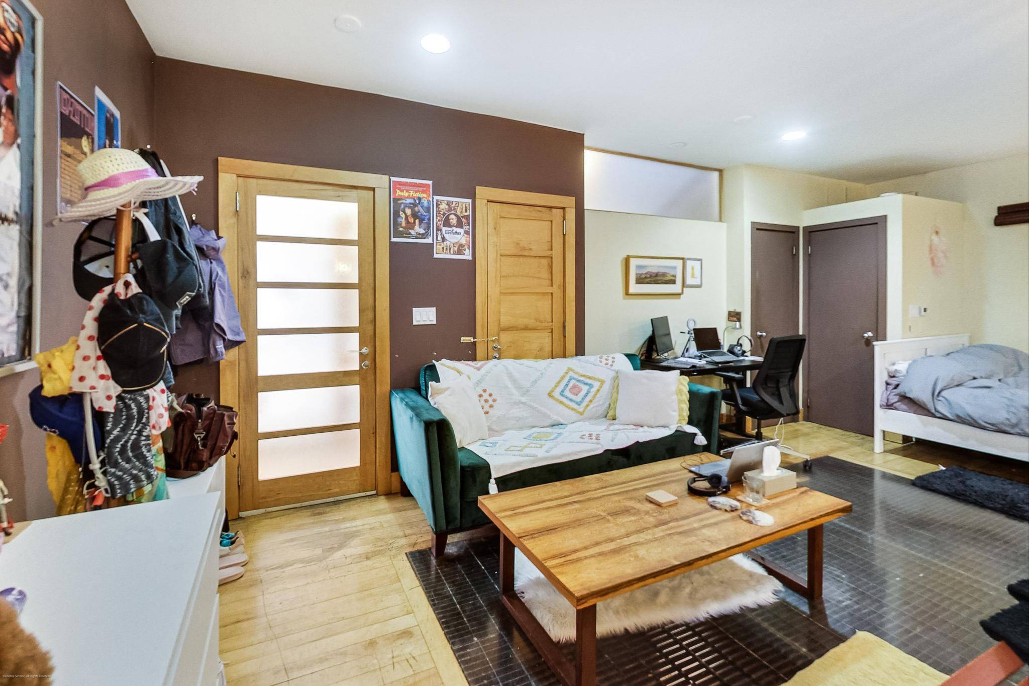 Toronto C01, ON M5T 1L8,6 Littlehayes LN #Main