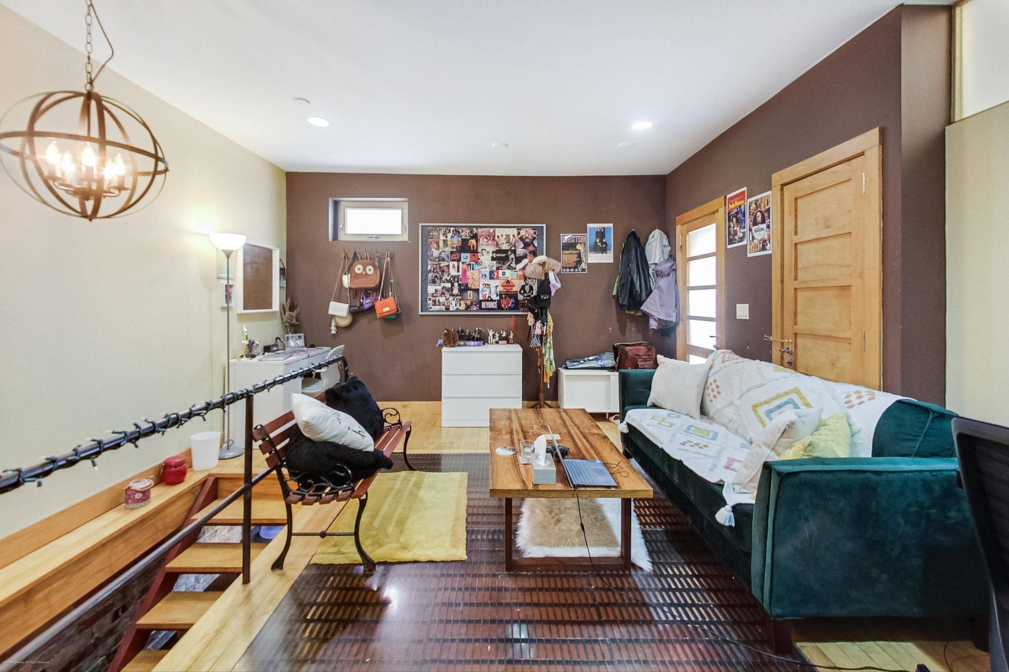 Toronto C01, ON M5T 1L8,6 Littlehayes LN #Main