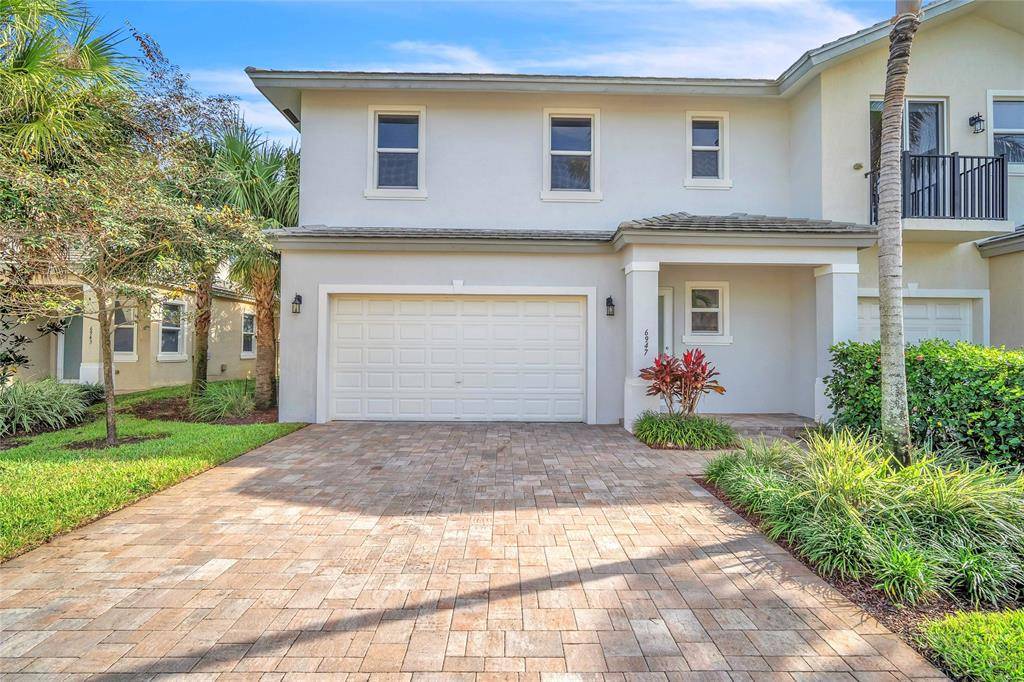 Coconut Creek, FL 33073,6947 PINES CIRCLE #21