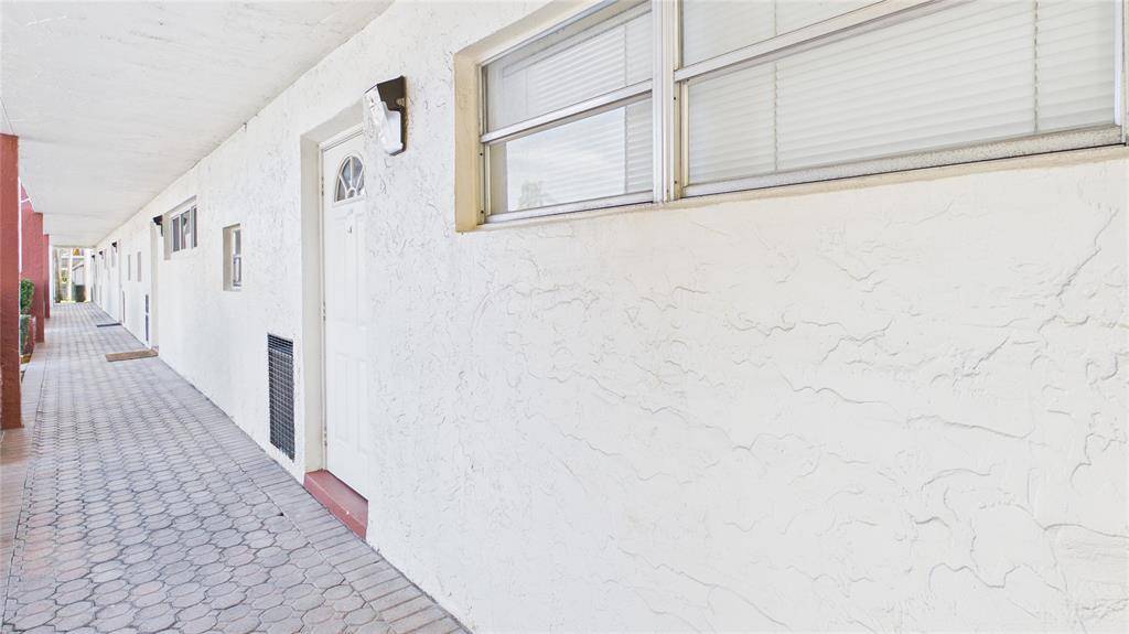 Pembroke Pines, FL 33025,381 S HOLLYBROOK DR #106