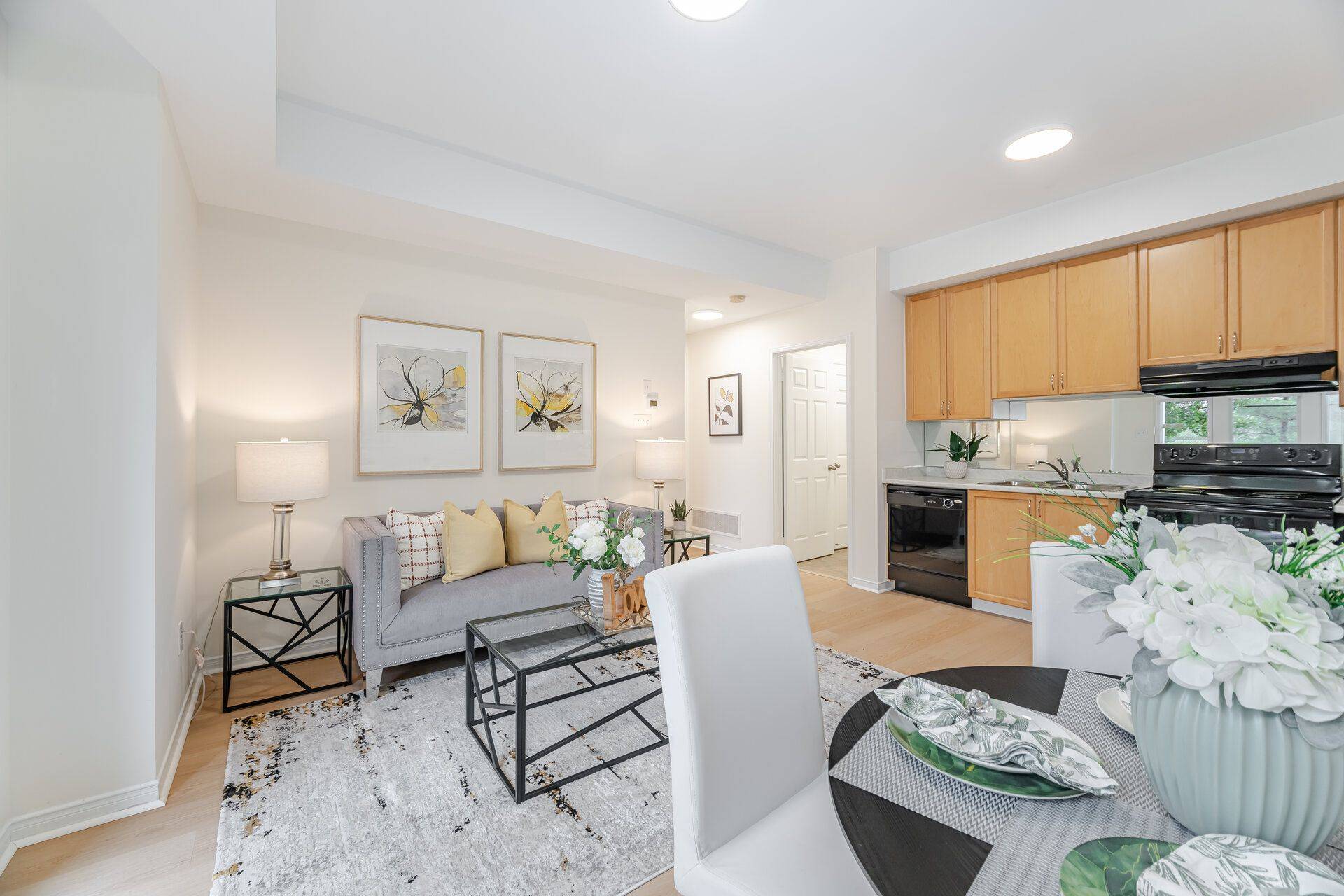 Brampton, ON L6R 0Y6,60 Fairwood CIR #11