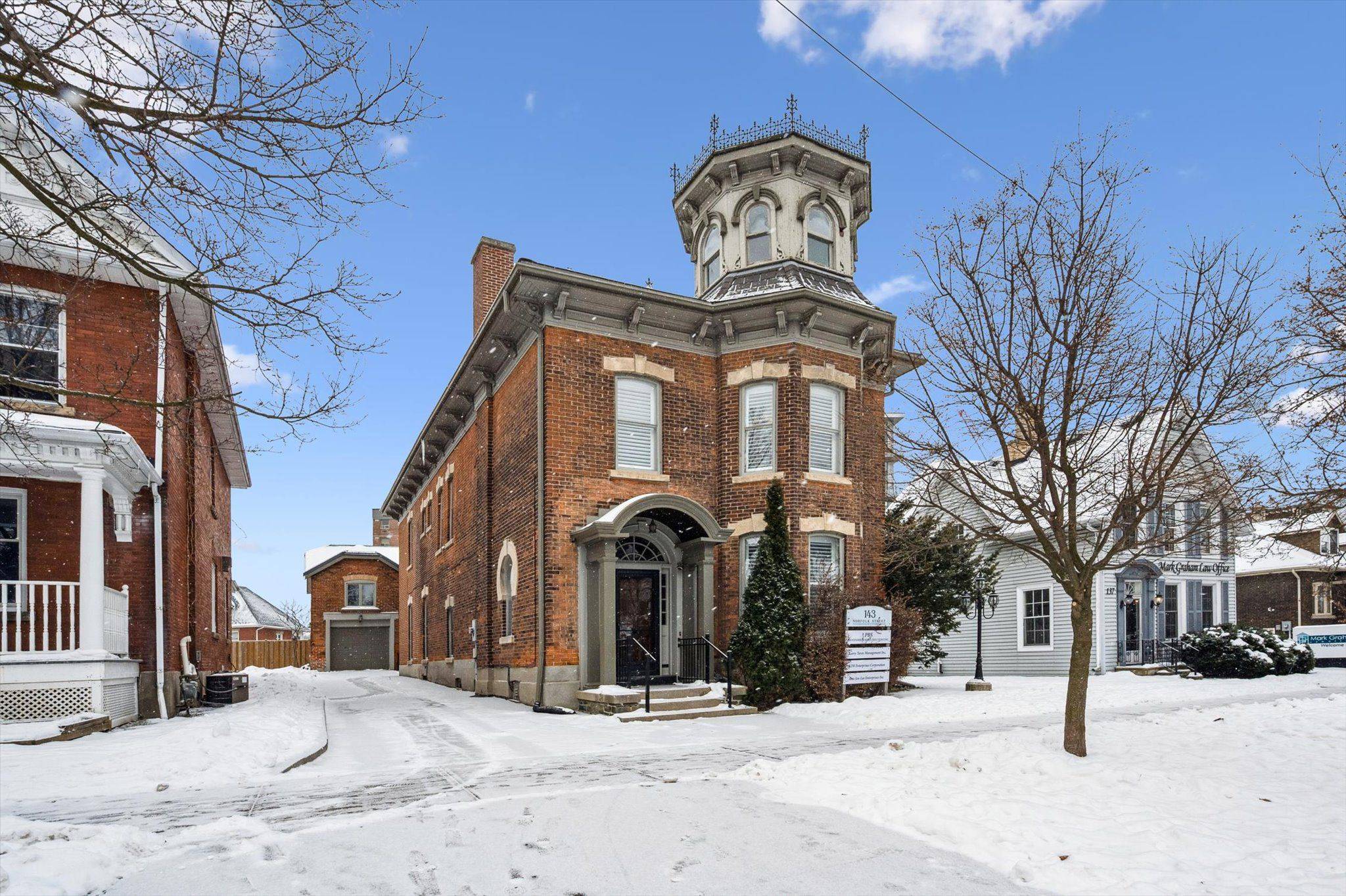 Guelph, ON N1H 4J7,143 Norfolk ST