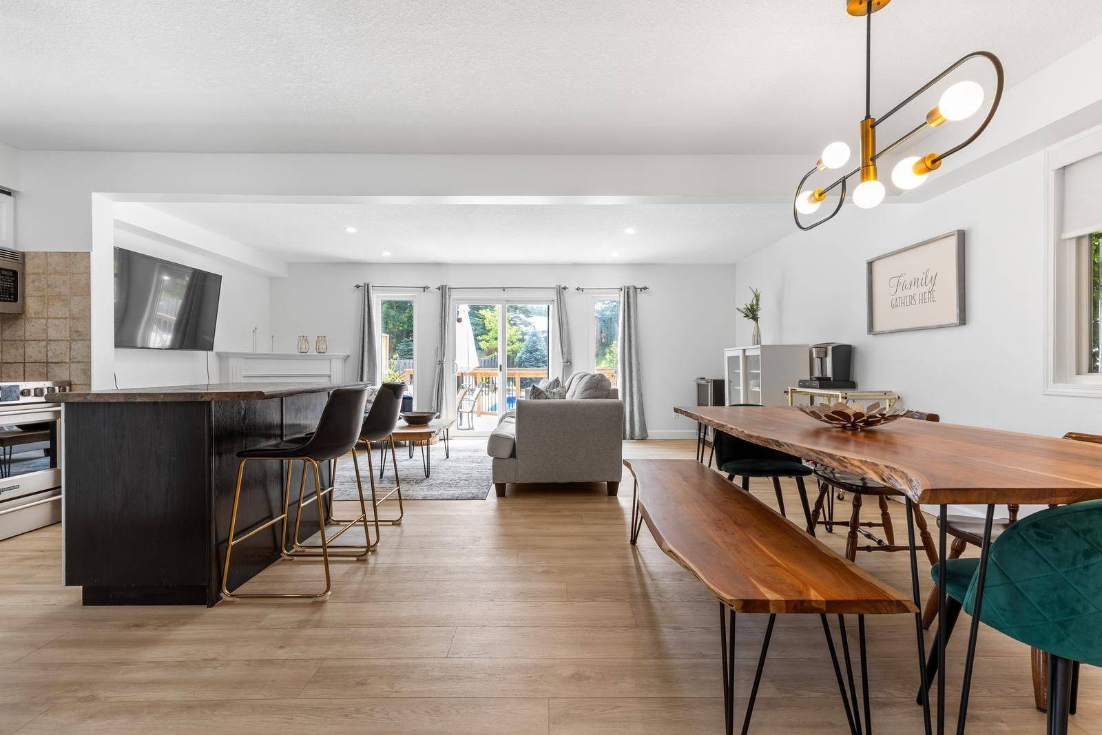 Kitchener, ON N2N 3R3,209 Sunny Meadow CT